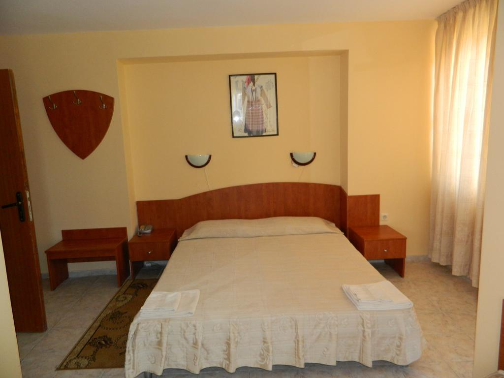ANDREEV_FAMILY_HOTEL_NESSEBAR_BULGARIA_AIR_TOUR_TRAVEL